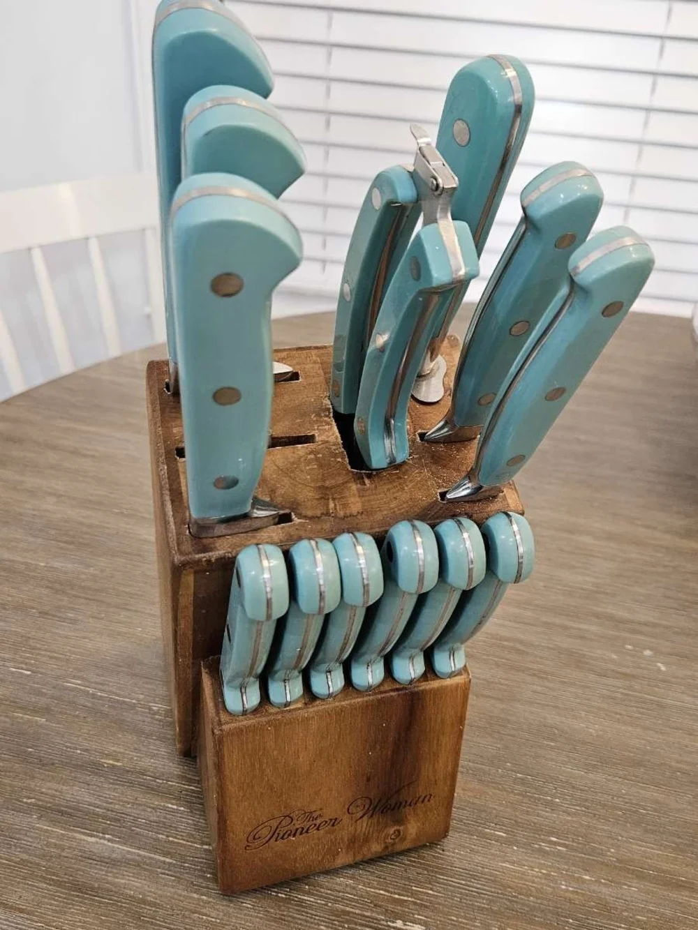 The Pioneer Woman Signature 14-Piece Stainless Steel Teal Knife Block Set